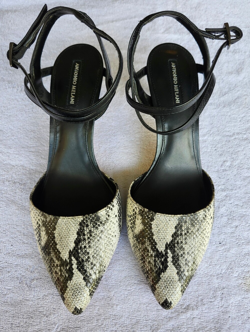 Antonio Melani Pointed-Toe  Black And White Snakeskin Pattern Shoes